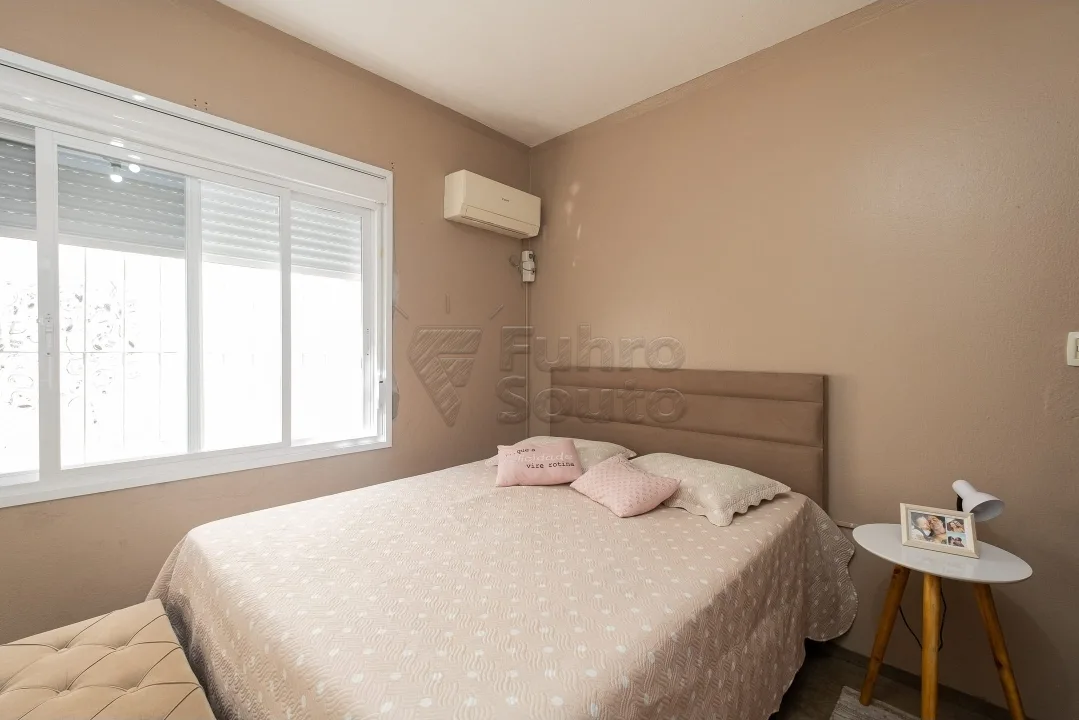 Comprar Casa / Padr&atilde;o em Pelotas R$ 425.000,00 - Foto 15