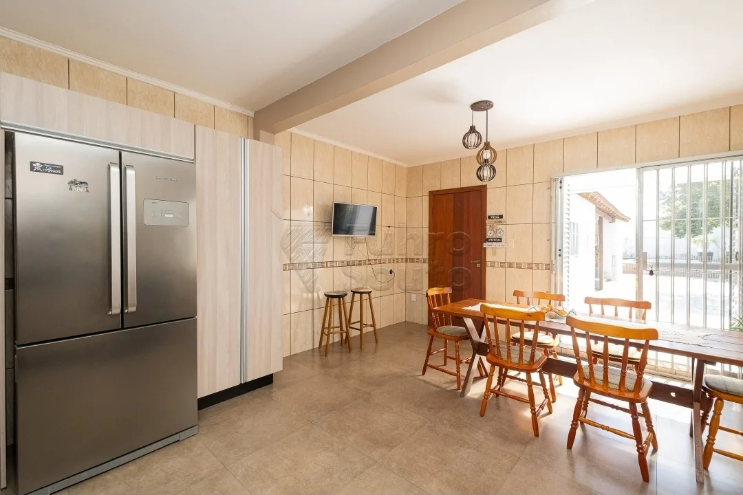 Comprar Casa / Padr&atilde;o em Pelotas R$ 425.000,00 - Foto 6
