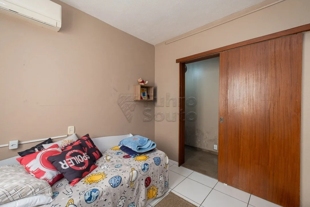 Comprar Casa / Padr&atilde;o em Pelotas R$ 425.000,00 - Foto 20