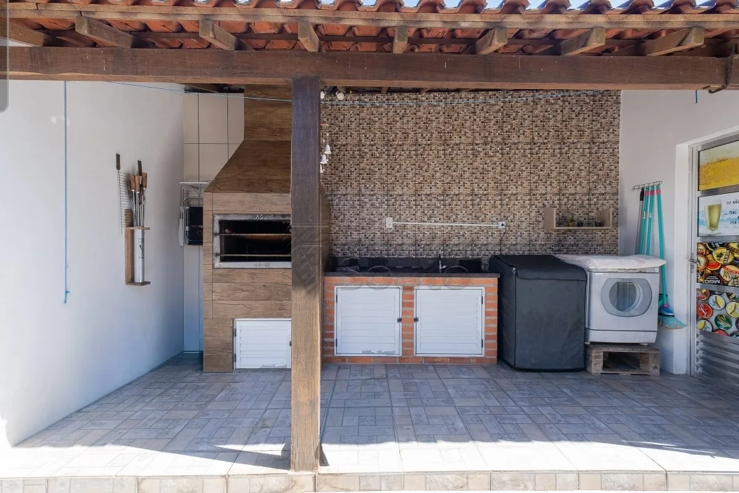 Comprar Casa / Padr&atilde;o em Pelotas R$ 425.000,00 - Foto 24