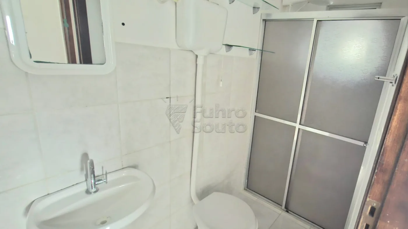 Comprar Apartamento / Padr&atilde;o em Pelotas R$ 155.000,00 - Foto 12