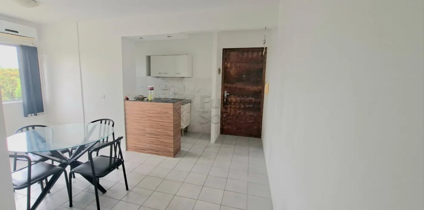 Comprar Apartamento / Padr&atilde;o em Pelotas R$ 155.000,00 - Foto 2