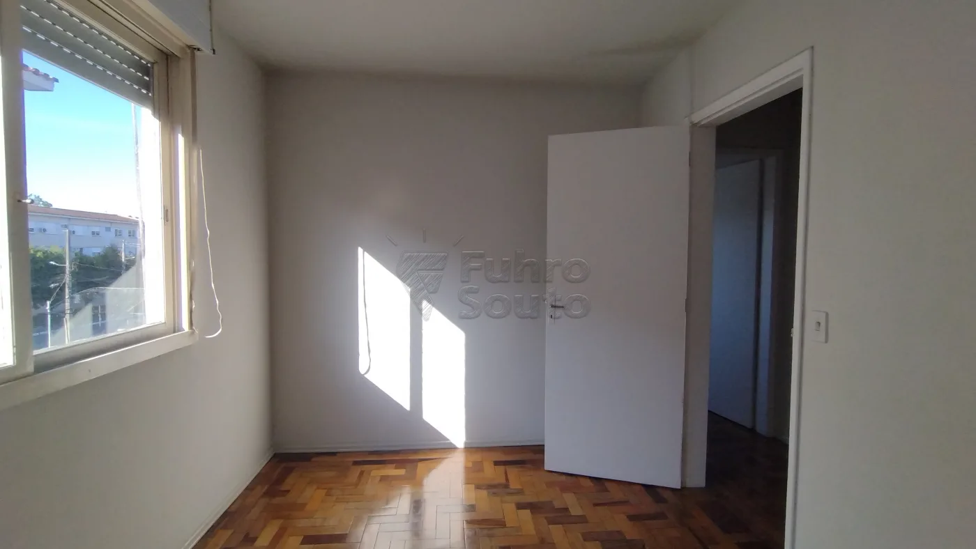 Comprar Apartamento / Padr&atilde;o em Pelotas R$ 175.000,00 - Foto 6