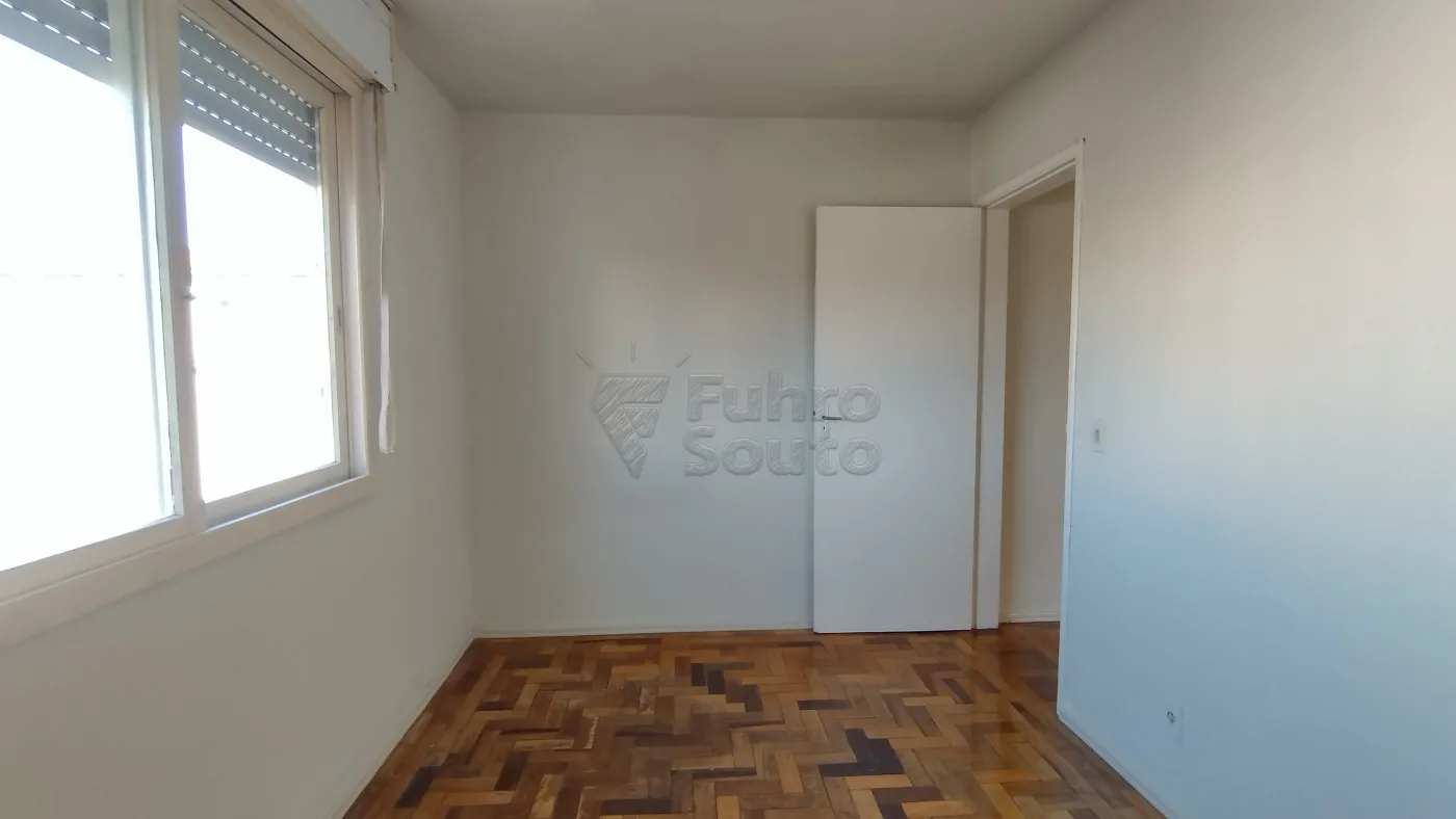 Comprar Apartamento / Padr&atilde;o em Pelotas R$ 175.000,00 - Foto 8