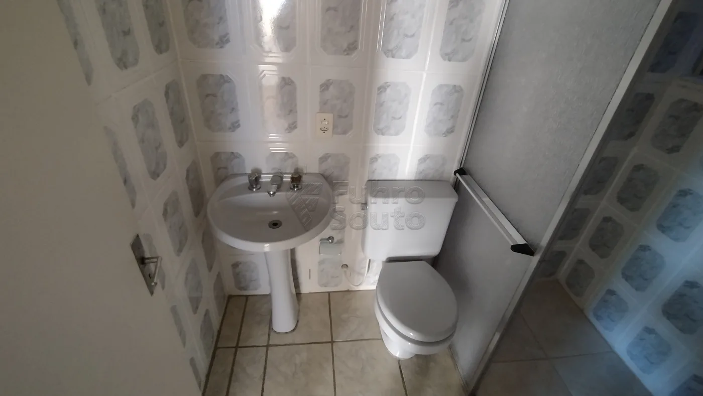 Comprar Apartamento / Padr&atilde;o em Pelotas R$ 175.000,00 - Foto 10