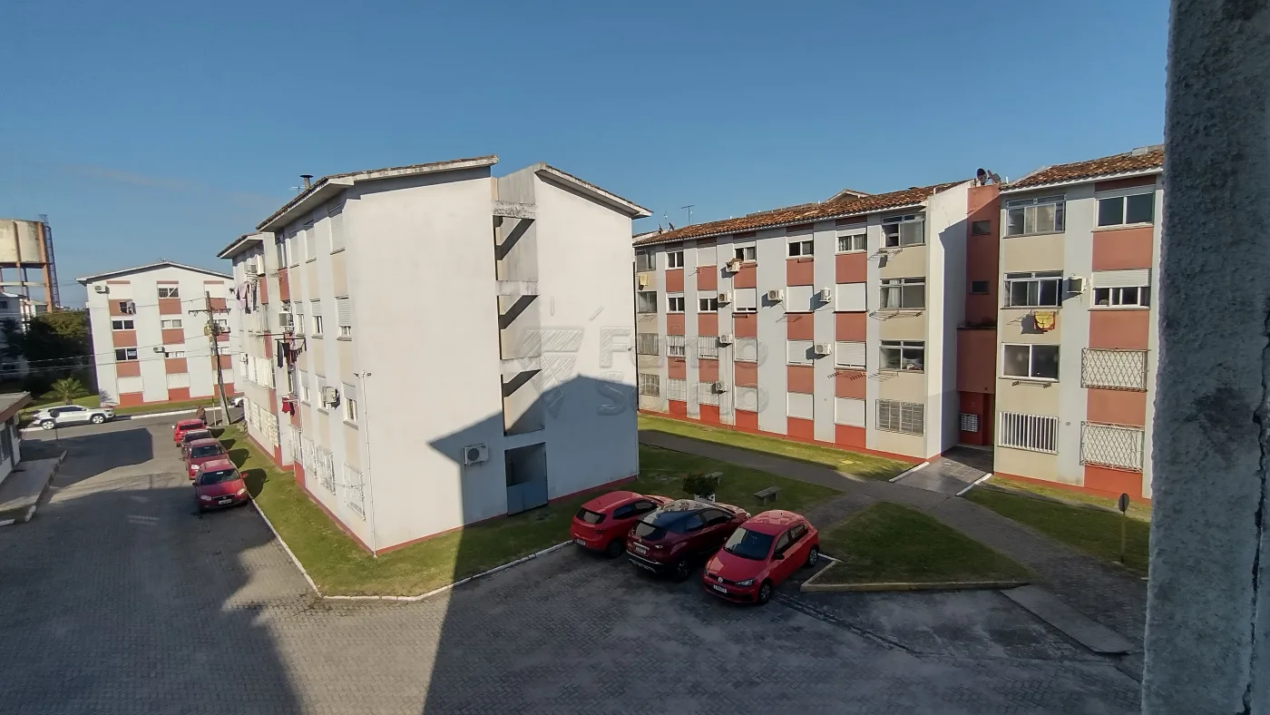 Comprar Apartamento / Padr&atilde;o em Pelotas R$ 175.000,00 - Foto 11