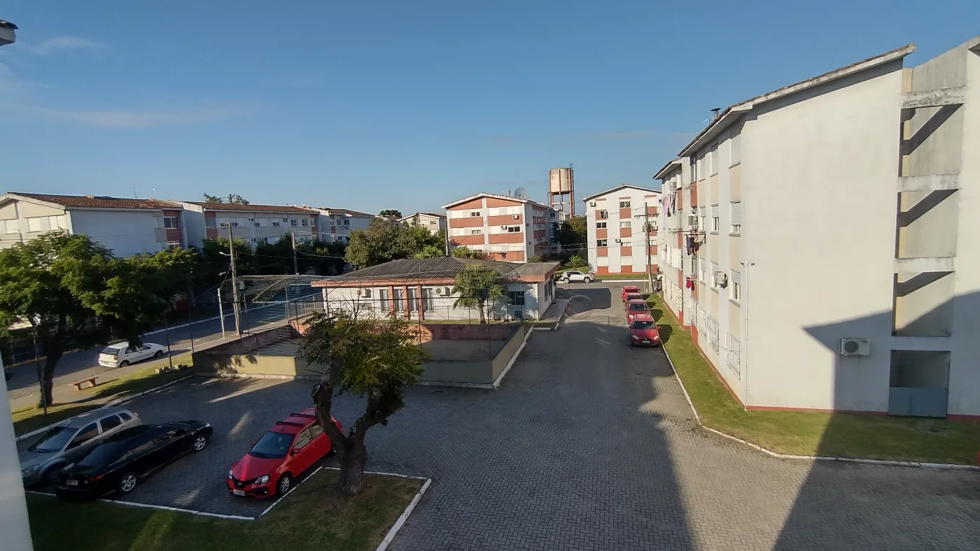 Comprar Apartamento / Padr&atilde;o em Pelotas R$ 175.000,00 - Foto 12
