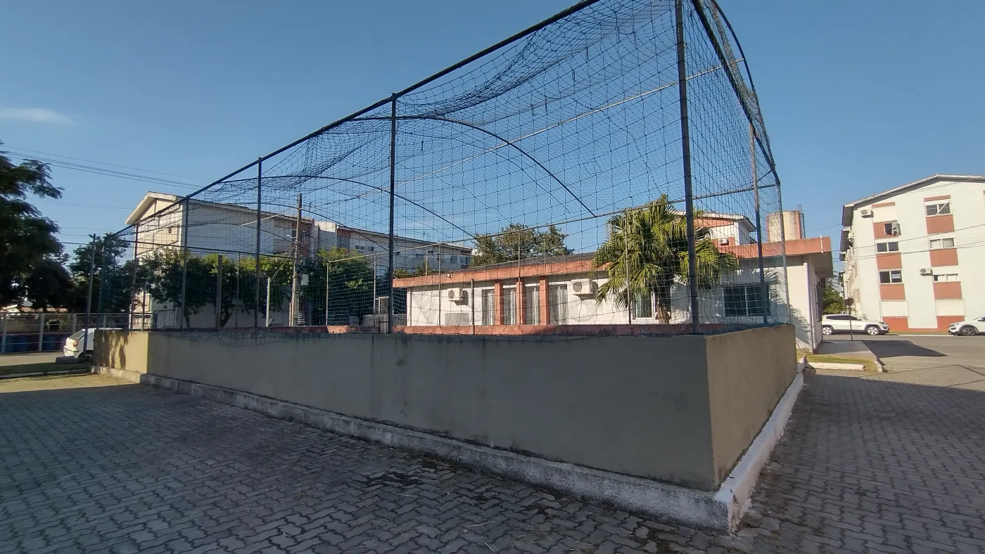 Comprar Apartamento / Padr&atilde;o em Pelotas R$ 175.000,00 - Foto 16