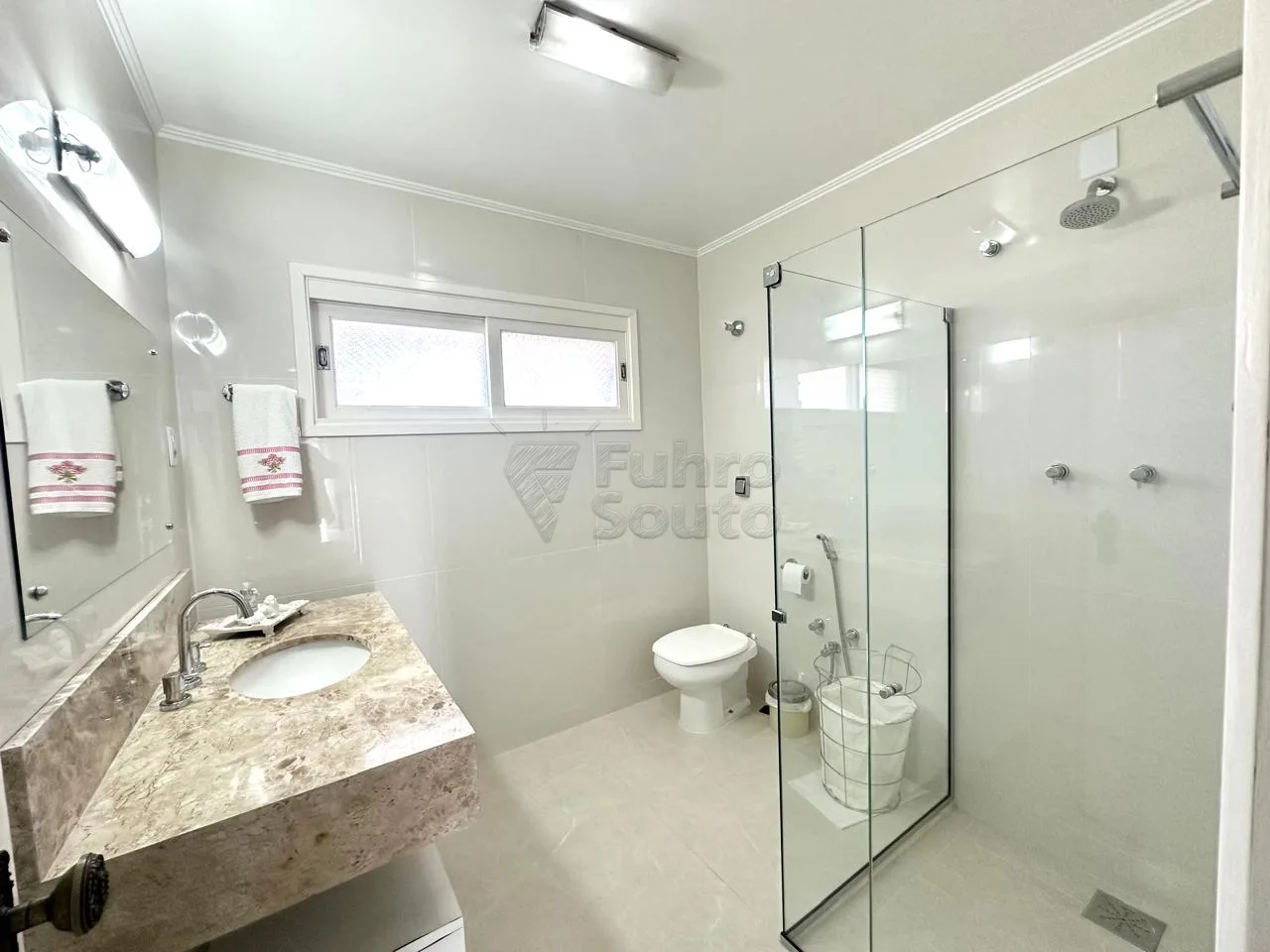 Comprar Casa / Padr&atilde;o em Pelotas R$ 2.850.000,00 - Foto 12