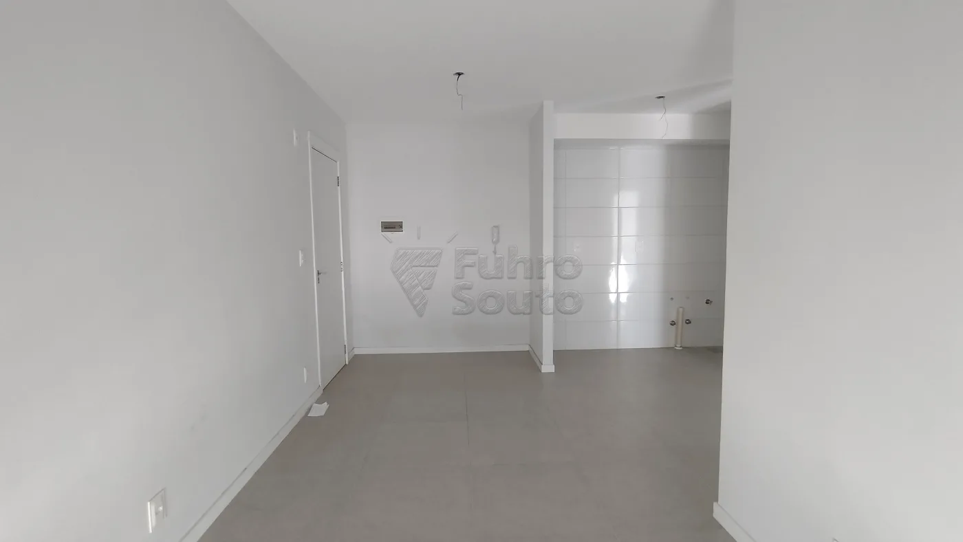 Comprar Apartamento / Padr&atilde;o em Pelotas R$ 210.000,00 - Foto 2