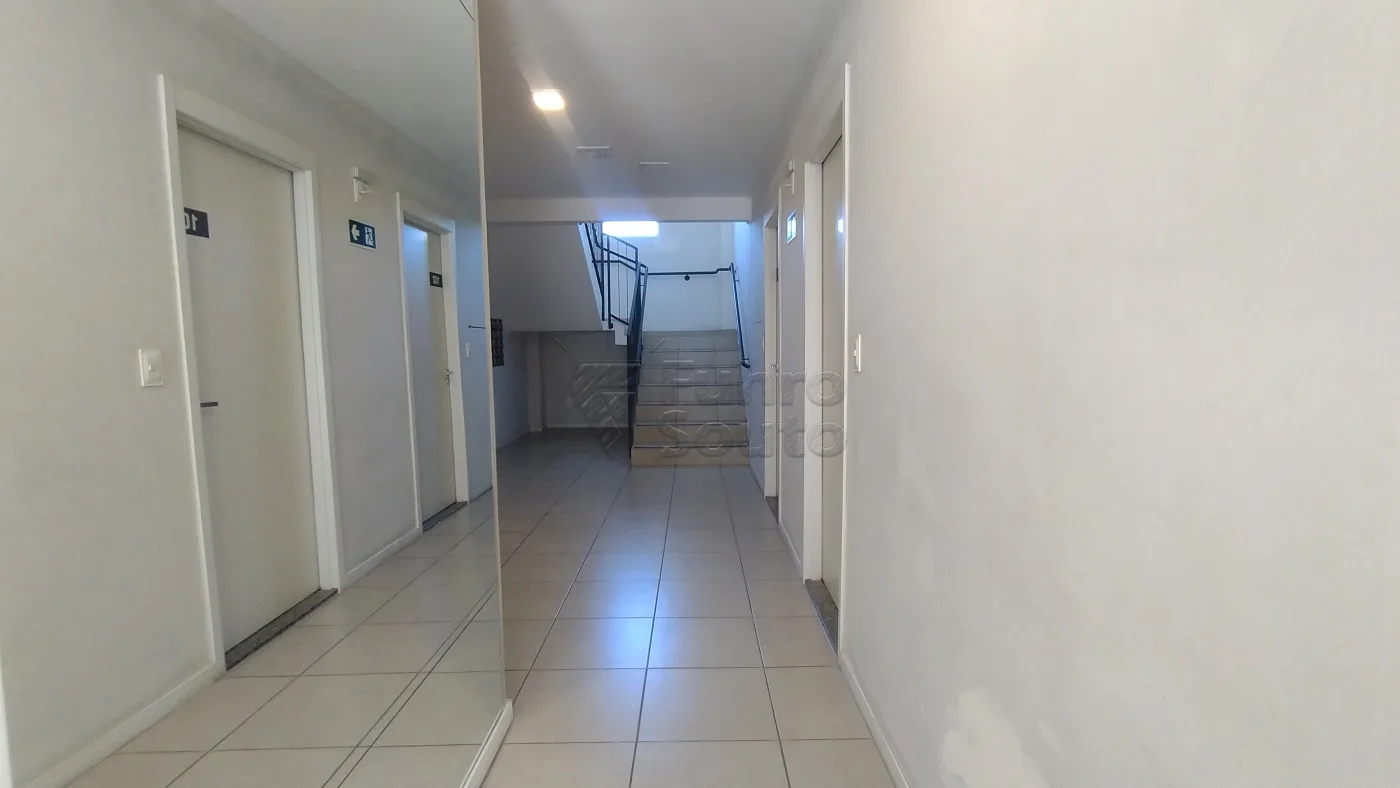 Comprar Apartamento / Padr&atilde;o em Pelotas R$ 210.000,00 - Foto 10