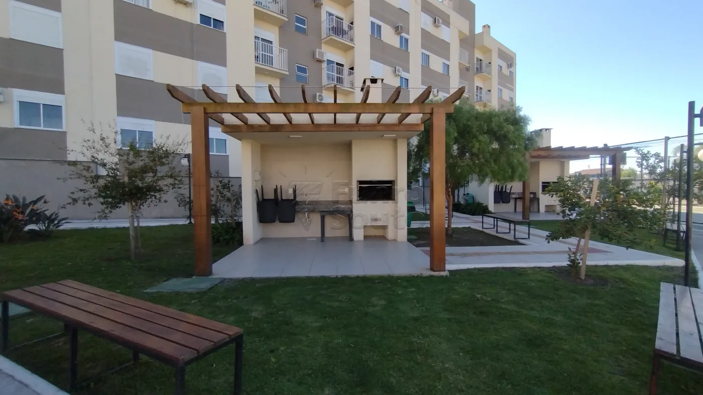Comprar Apartamento / Padr&atilde;o em Pelotas R$ 210.000,00 - Foto 15