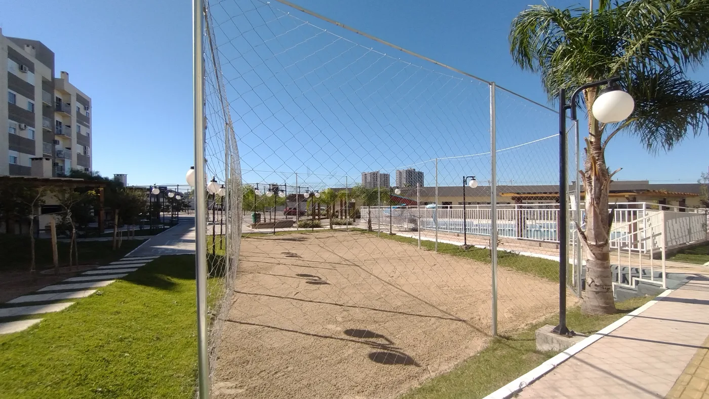 Comprar Apartamento / Padr&atilde;o em Pelotas R$ 210.000,00 - Foto 16
