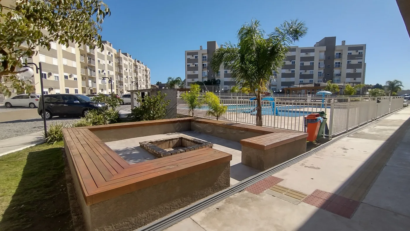 Comprar Apartamento / Padr&atilde;o em Pelotas R$ 210.000,00 - Foto 18