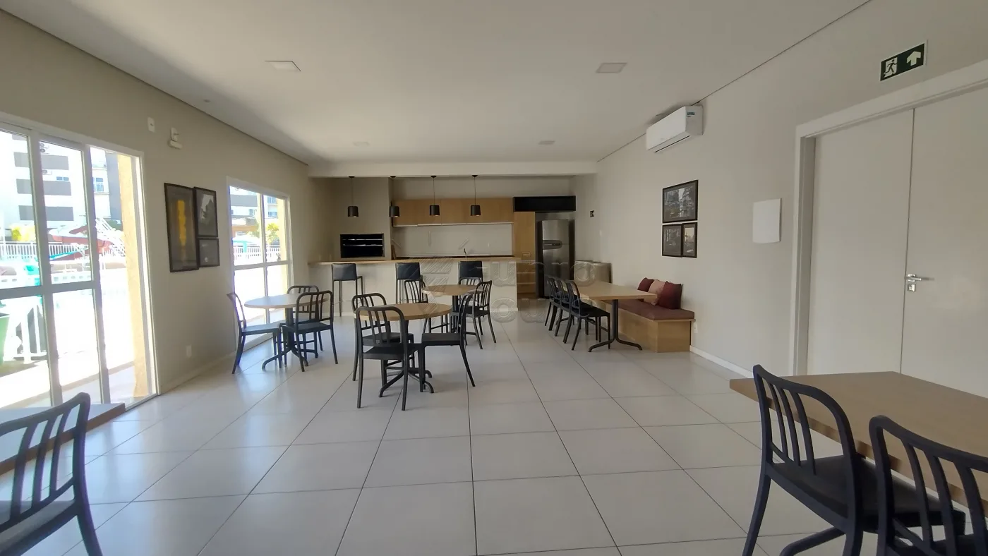 Comprar Apartamento / Padr&atilde;o em Pelotas R$ 210.000,00 - Foto 24