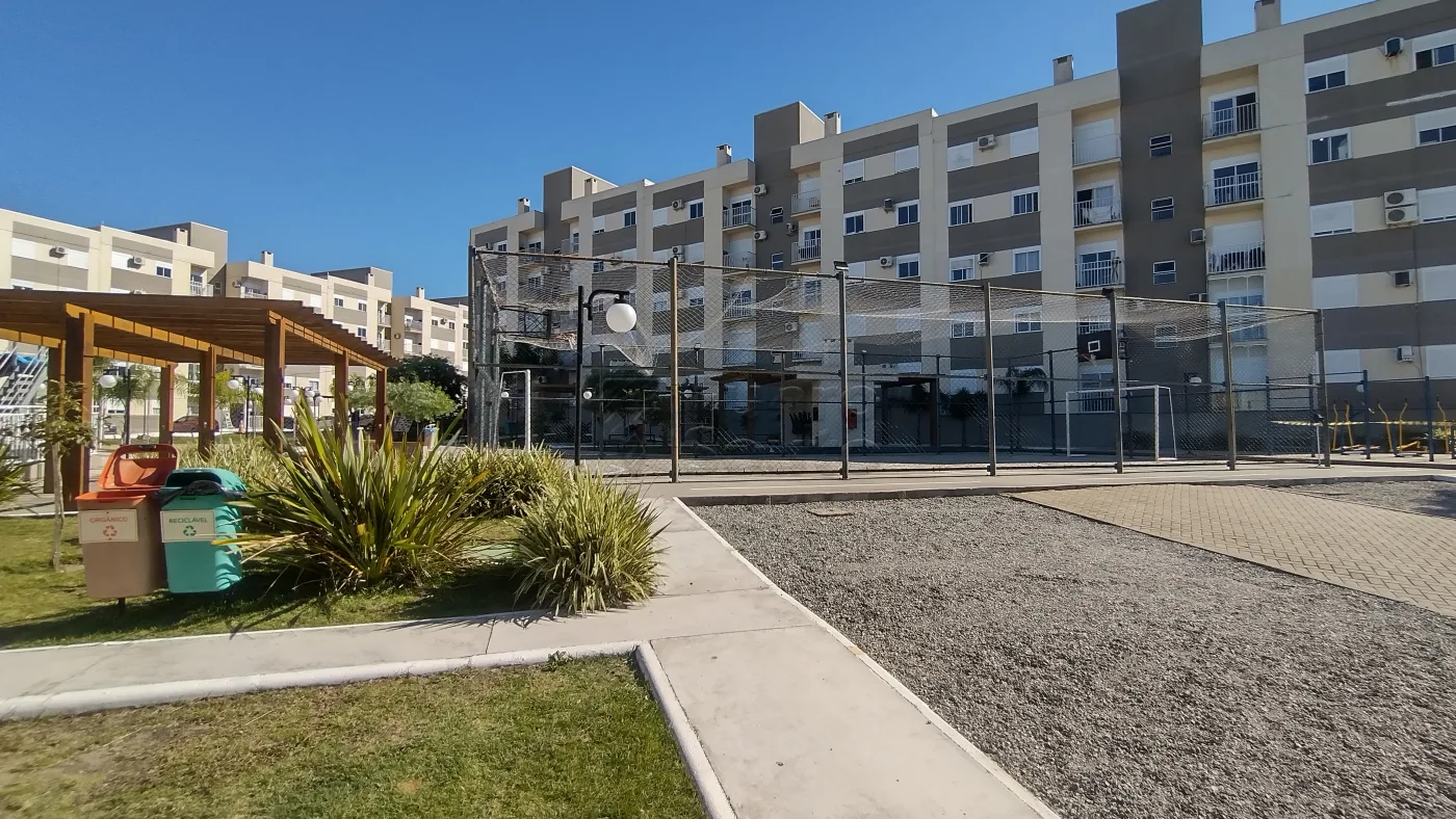 Comprar Apartamento / Padr&atilde;o em Pelotas R$ 210.000,00 - Foto 26