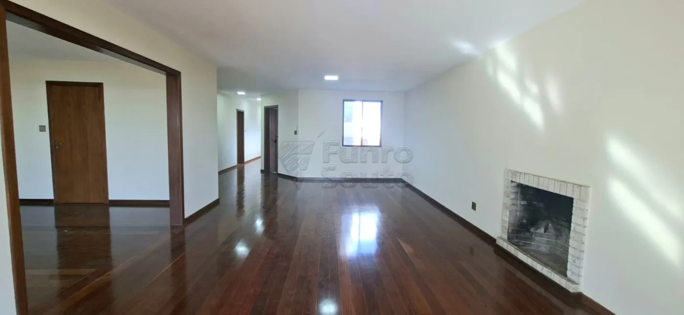 Comprar Apartamento / Padr&atilde;o em Pelotas R$ 870.000,00 - Foto 3