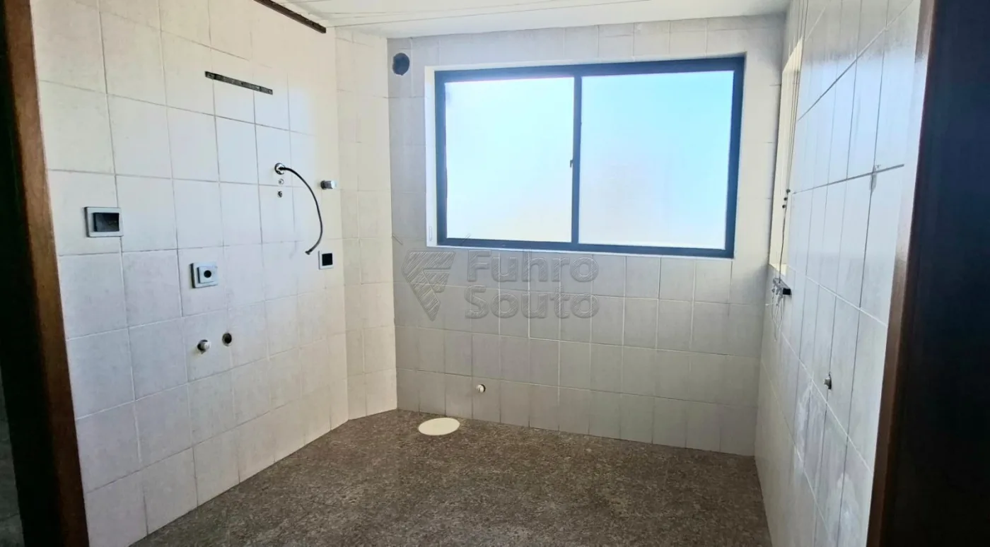 Comprar Apartamento / Padr&atilde;o em Pelotas R$ 870.000,00 - Foto 7