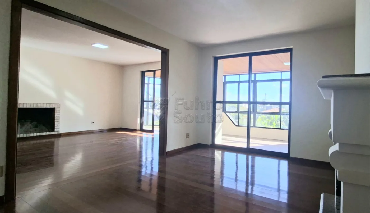 Comprar Apartamento / Padr&atilde;o em Pelotas R$ 870.000,00 - Foto 4
