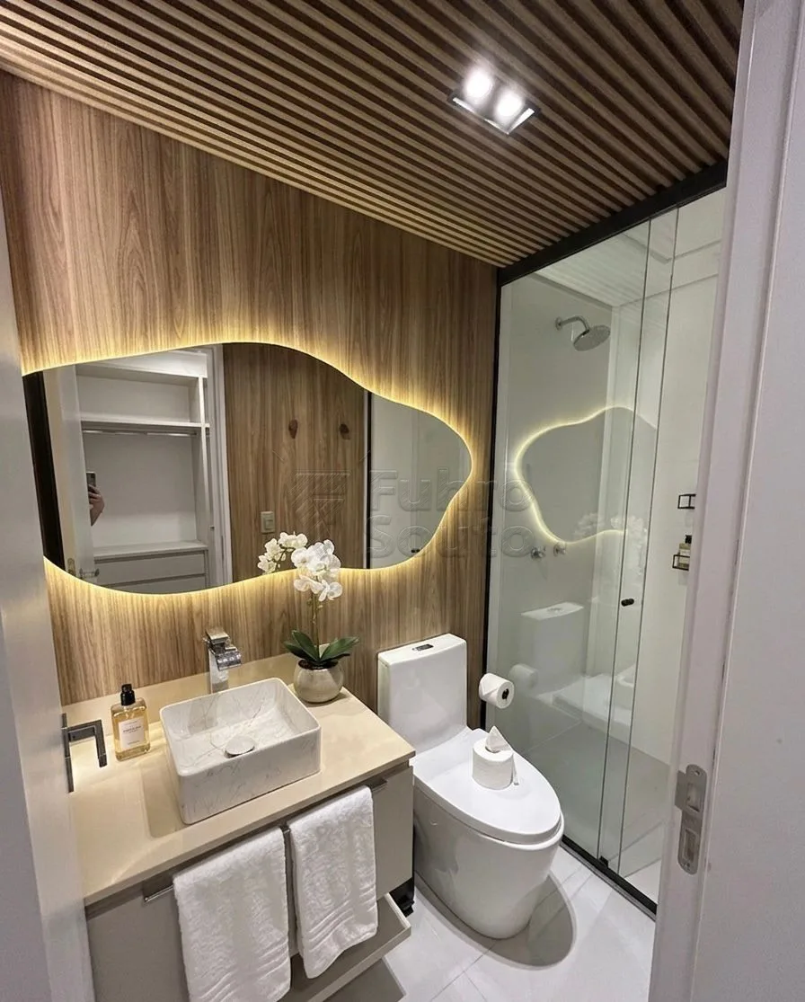 Comprar Apartamento / Padr&atilde;o em Pelotas R$ 999.999,00 - Foto 16