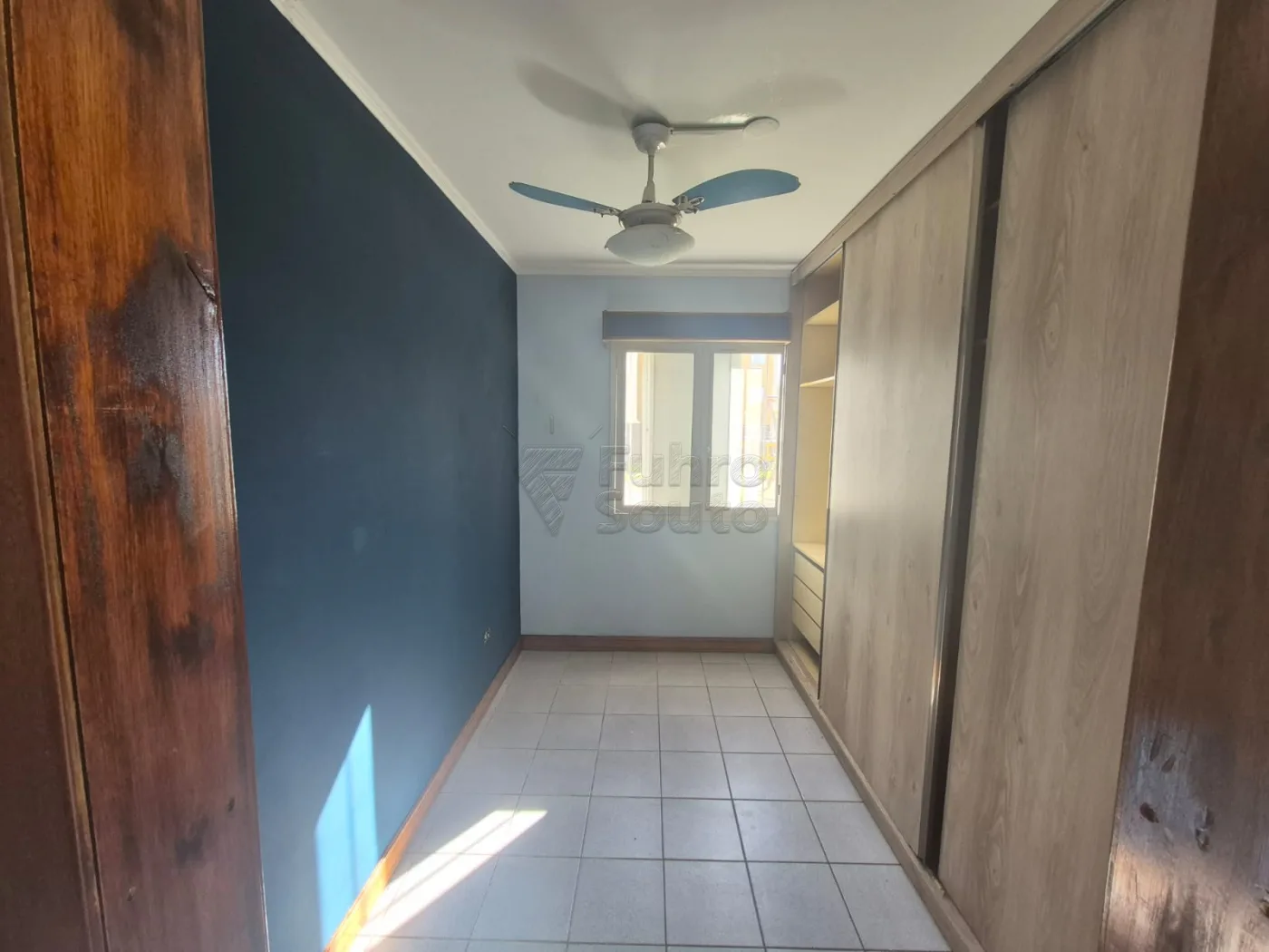 Comprar Apartamento / Padr&atilde;o em Pelotas R$ 165.000,00 - Foto 5