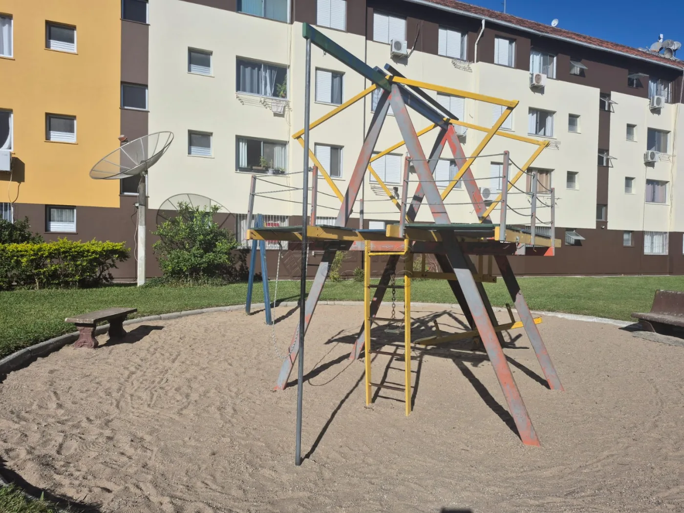 Comprar Apartamento / Padr&atilde;o em Pelotas R$ 165.000,00 - Foto 8