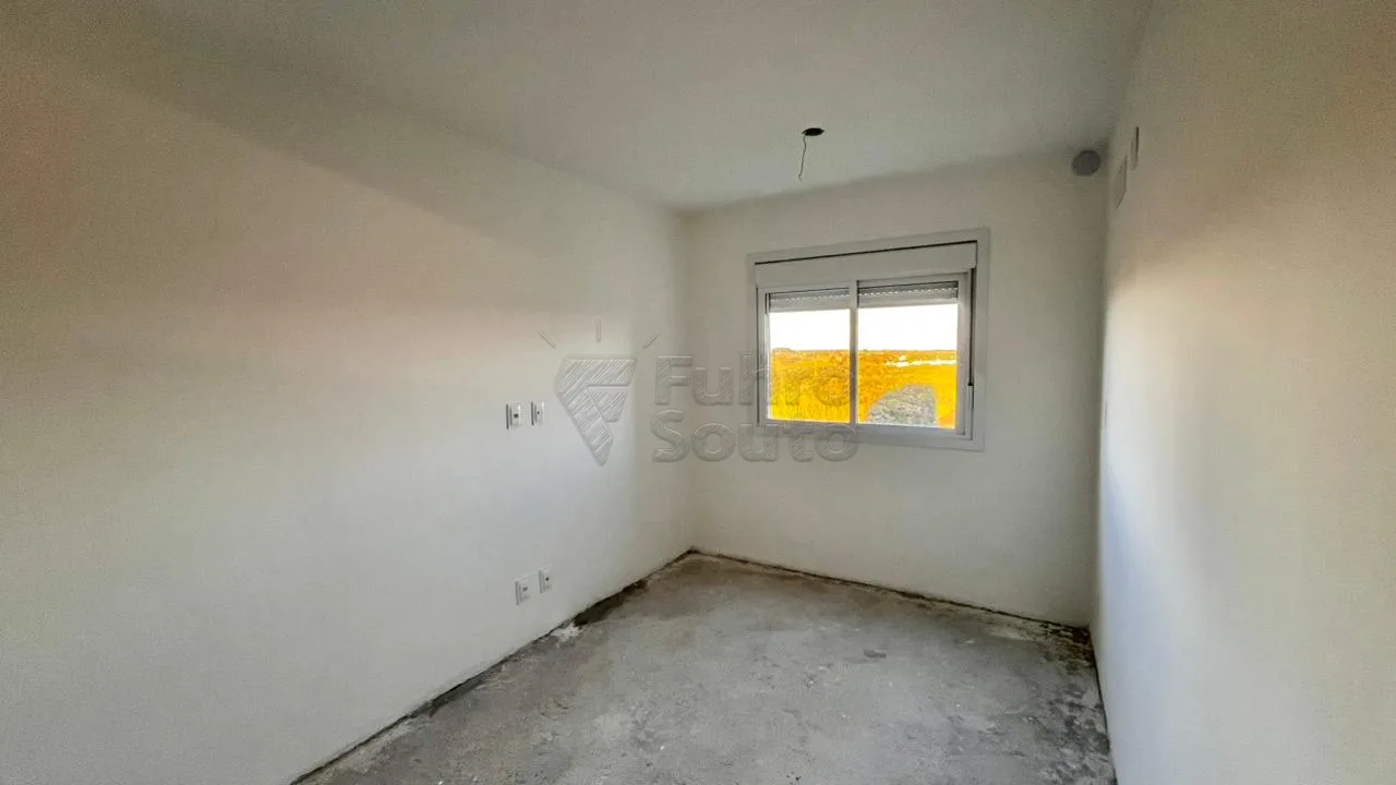 Comprar Apartamento / Padr&atilde;o em Pelotas R$ 490.000,00 - Foto 8