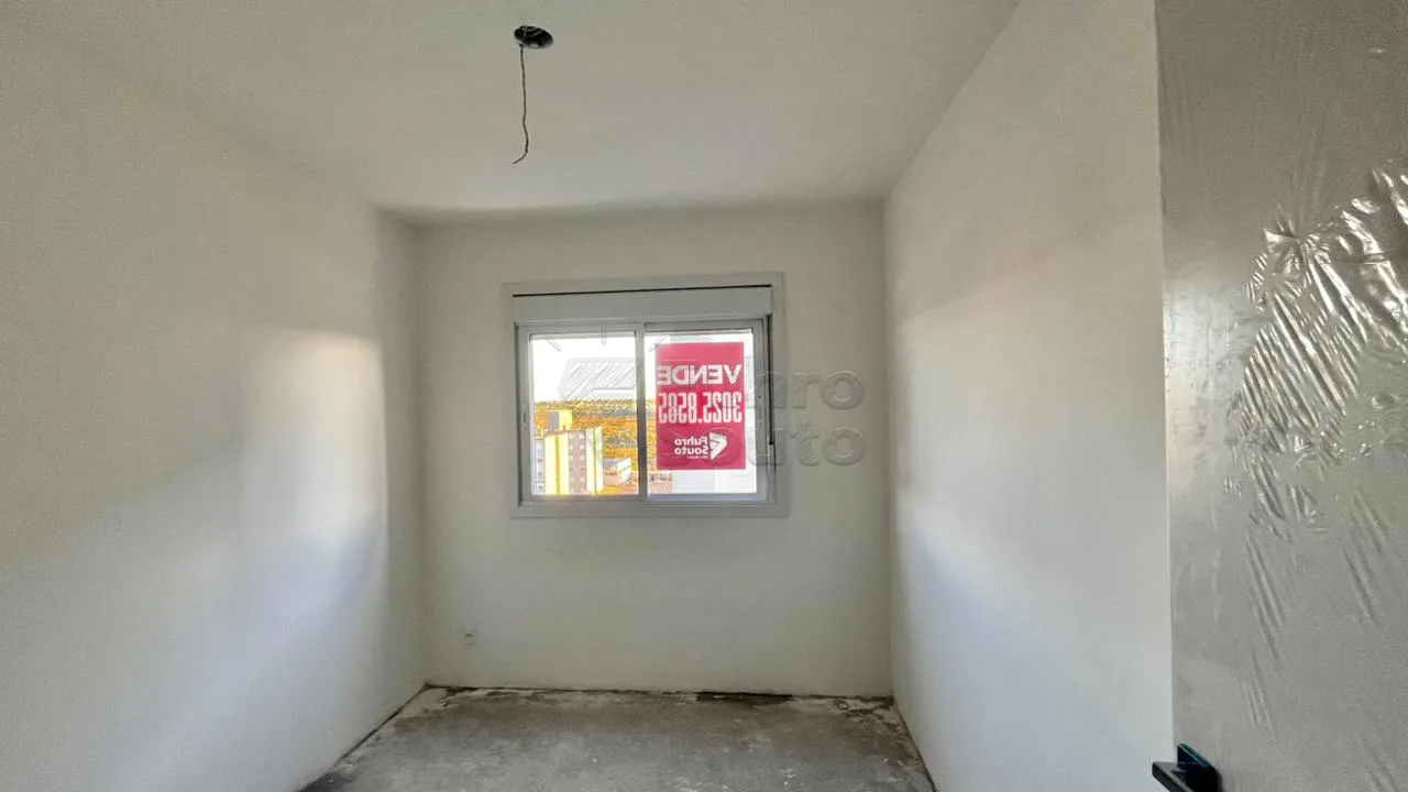 Comprar Apartamento / Padr&atilde;o em Pelotas R$ 490.000,00 - Foto 4
