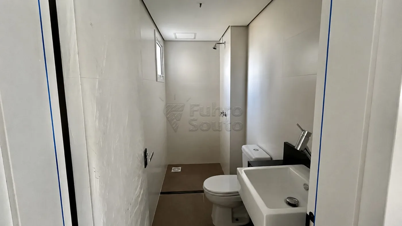 Comprar Apartamento / Padr&atilde;o em Pelotas R$ 320.000,00 - Foto 5