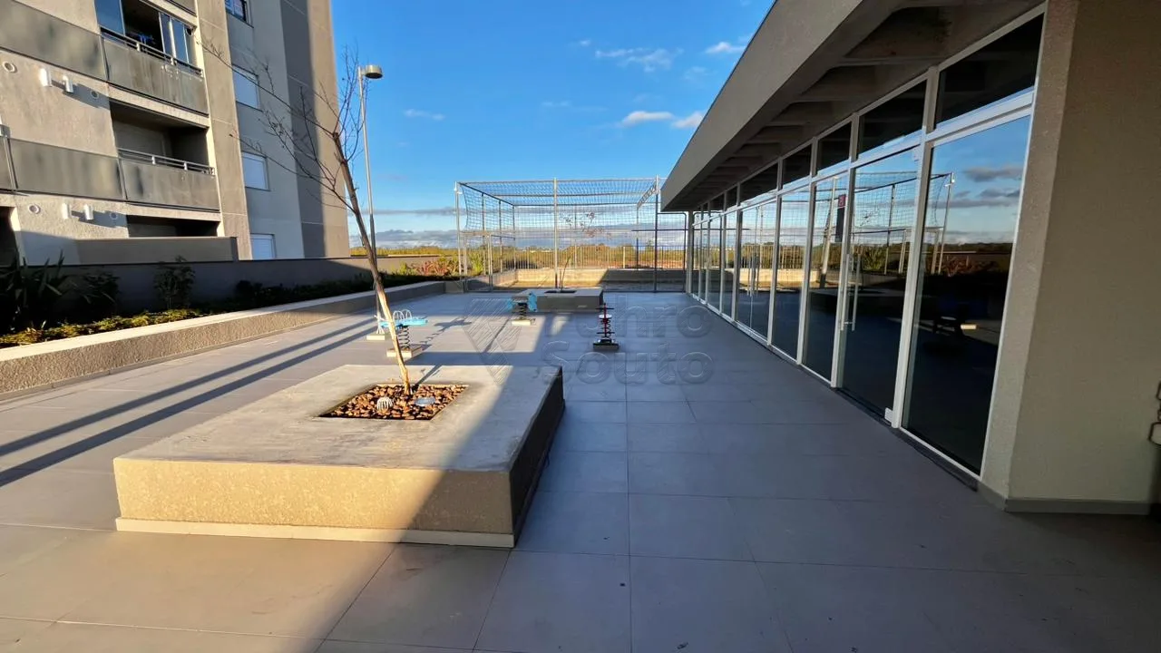 Comprar Apartamento / Padr&atilde;o em Pelotas R$ 340.000,00 - Foto 10