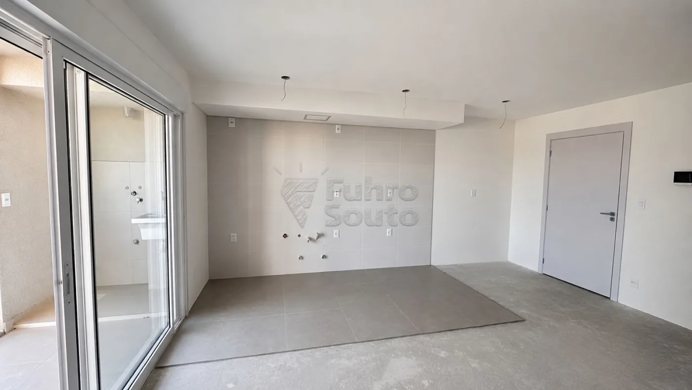 Comprar Apartamento / Padr&atilde;o em Pelotas R$ 340.000,00 - Foto 3