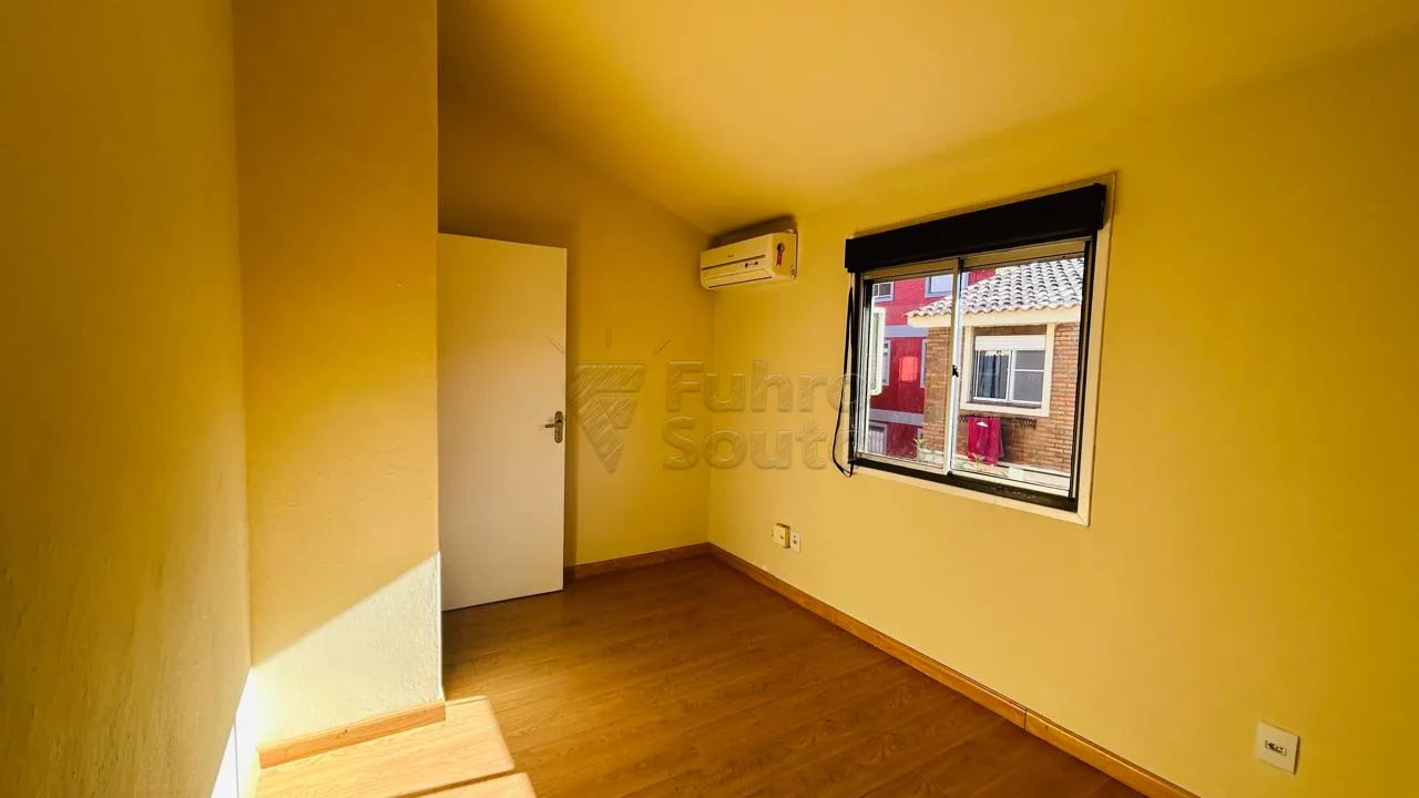 Comprar Apartamento / Padr&atilde;o em Pelotas R$ 190.000,00 - Foto 4