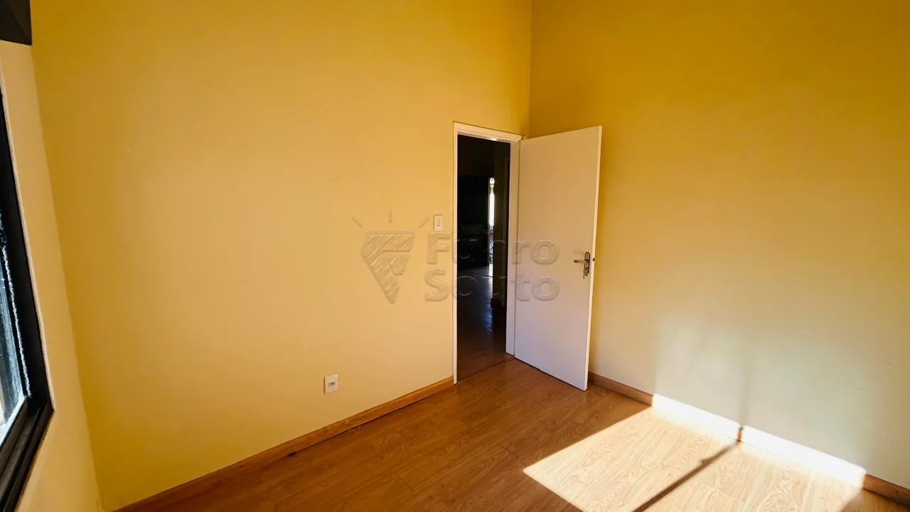 Comprar Apartamento / Padr&atilde;o em Pelotas R$ 190.000,00 - Foto 5