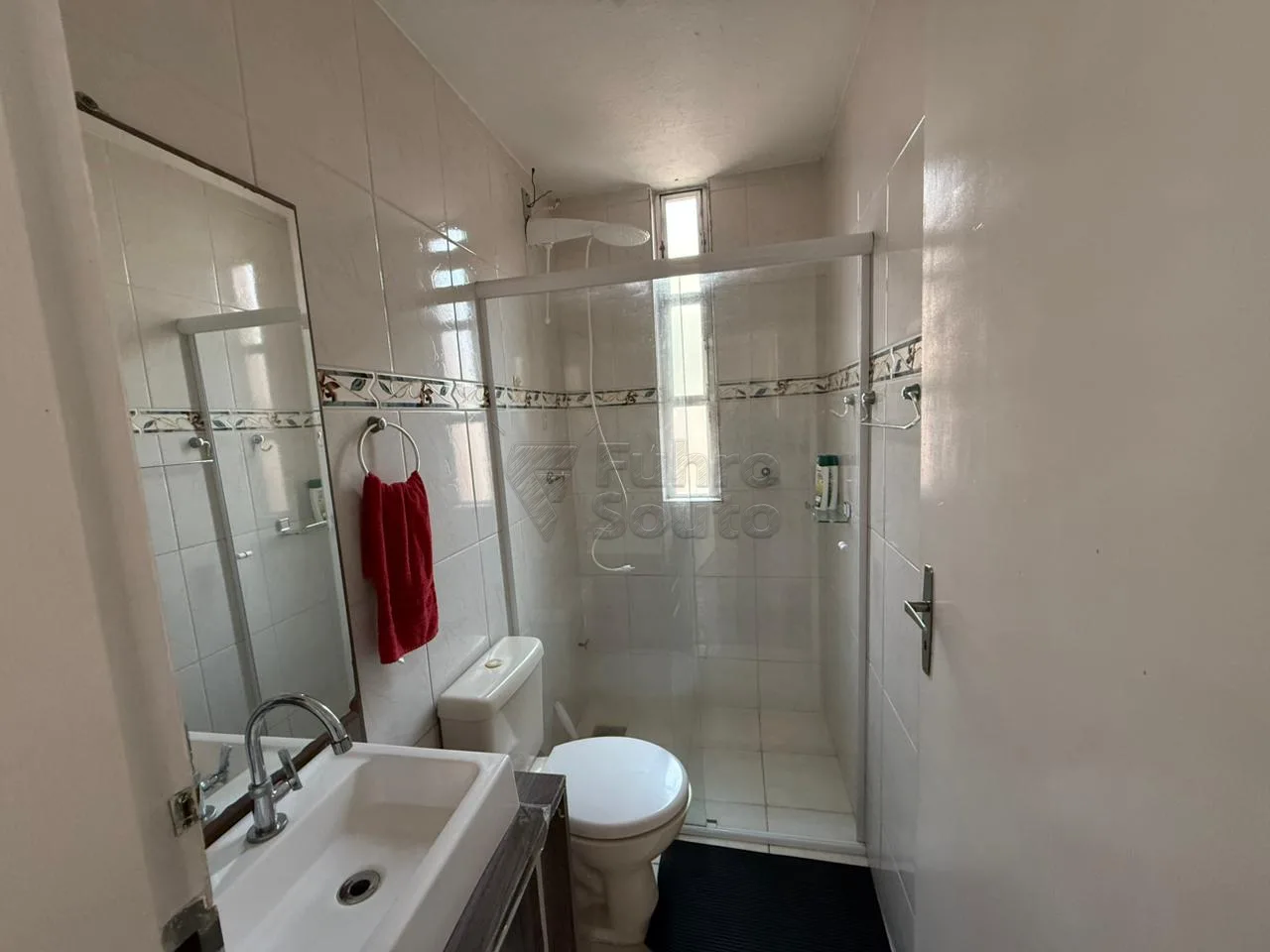 Comprar Apartamento / Padr&atilde;o em Pelotas R$ 193.000,00 - Foto 6