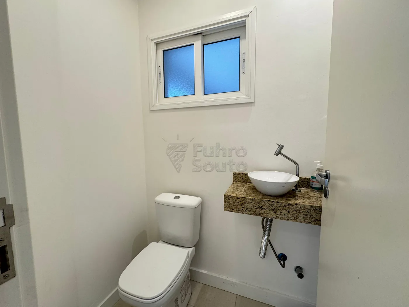Comprar Casa / Condom&iacute;nio em Pelotas R$ 1.800.000,00 - Foto 19