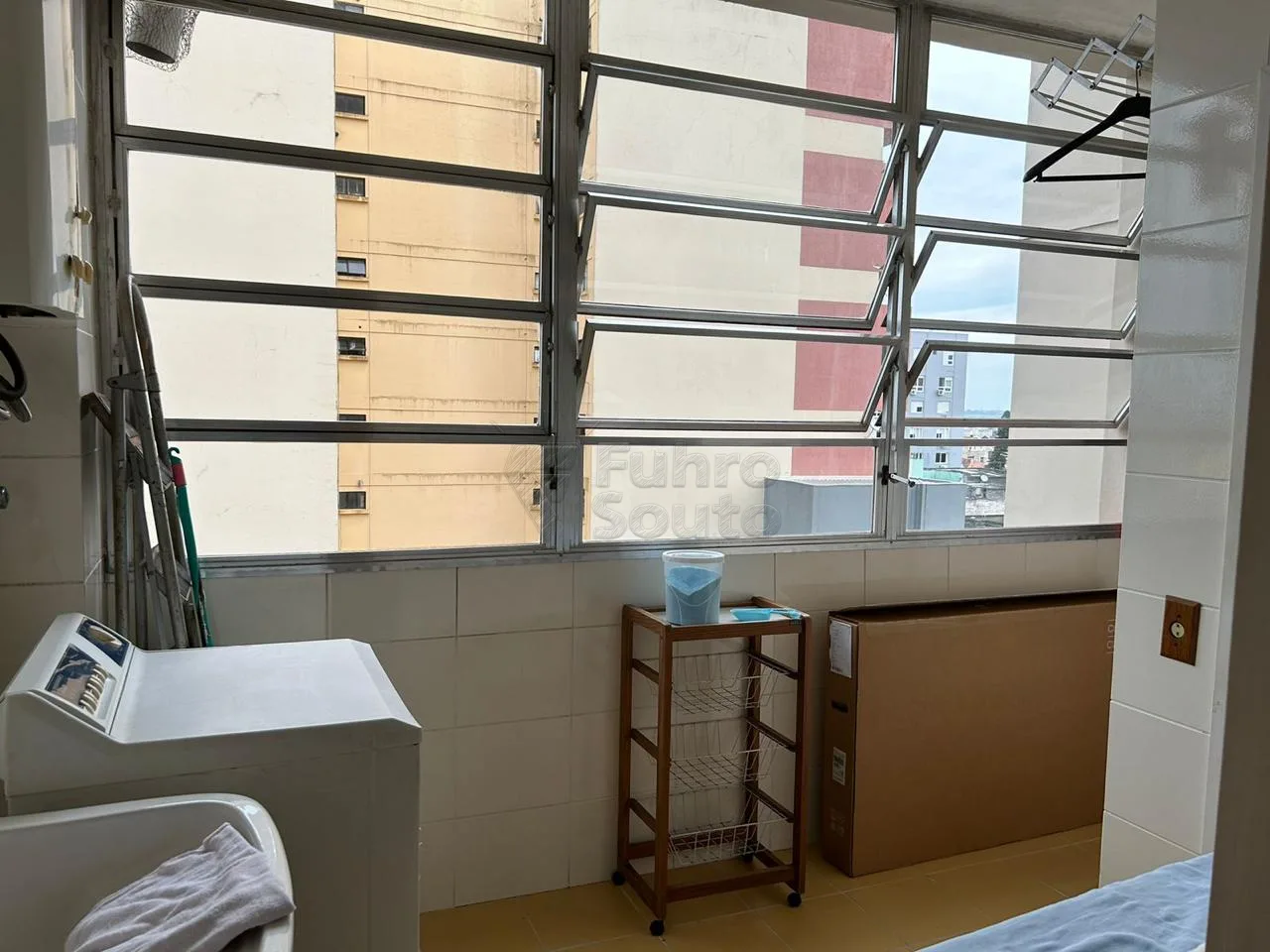 Comprar Apartamento / Padr&atilde;o em Pelotas R$ 320.000,00 - Foto 9