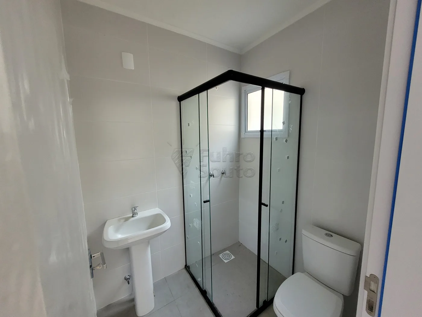 Comprar Apartamento / Padr&atilde;o em Pelotas R$ 297.000,00 - Foto 8
