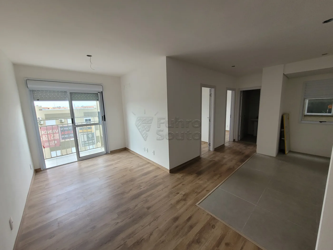 Comprar Apartamento / Padr&atilde;o em Pelotas R$ 265.000,00 - Foto 1