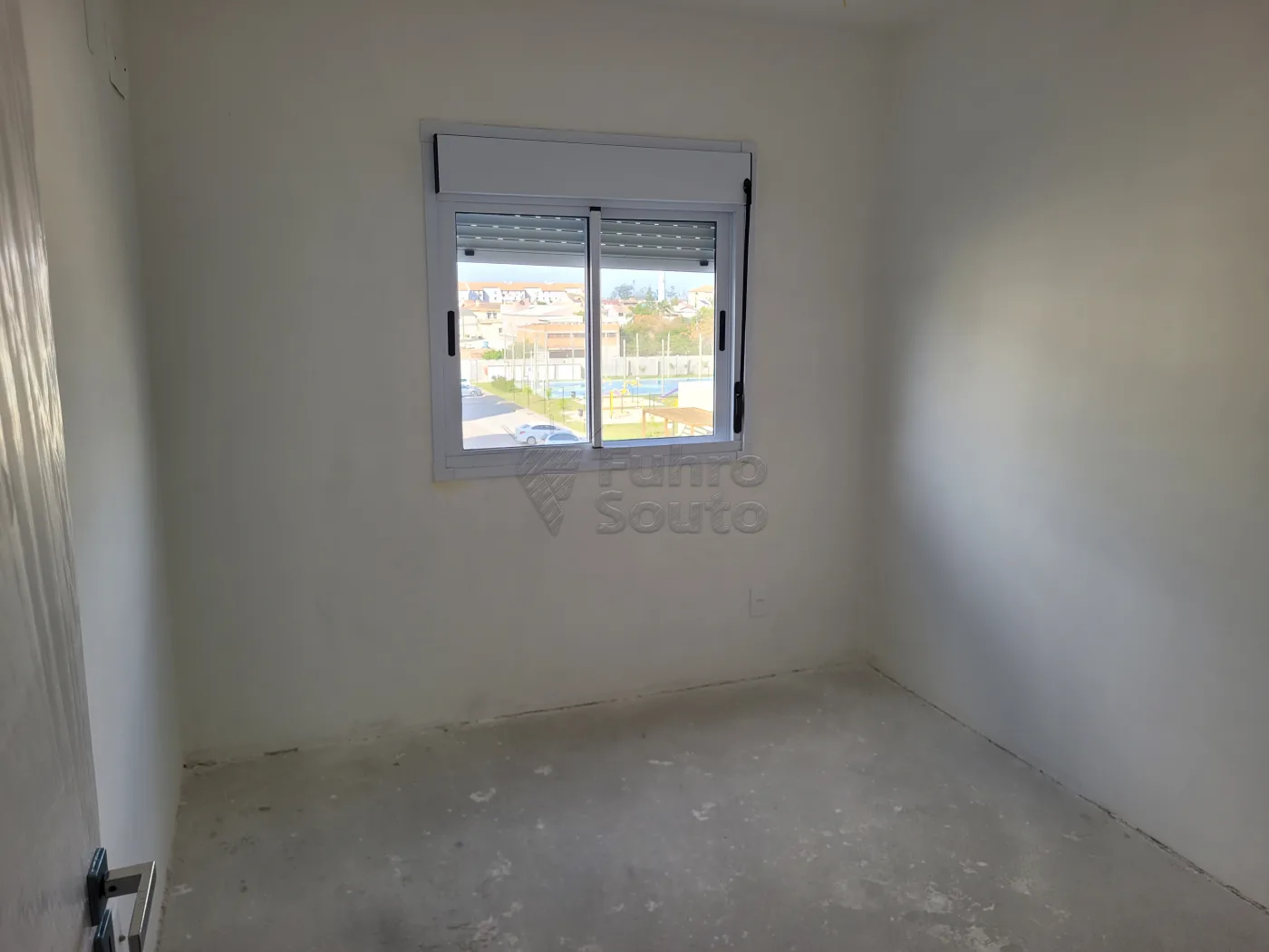 Comprar Apartamento / Padr&atilde;o em Pelotas R$ 225.000,00 - Foto 3