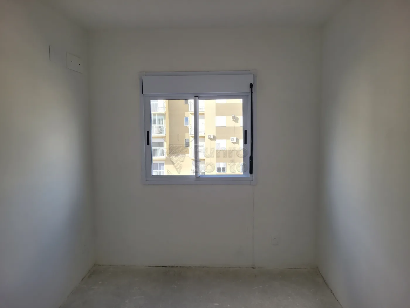 Comprar Apartamento / Padr&atilde;o em Pelotas R$ 225.000,00 - Foto 4