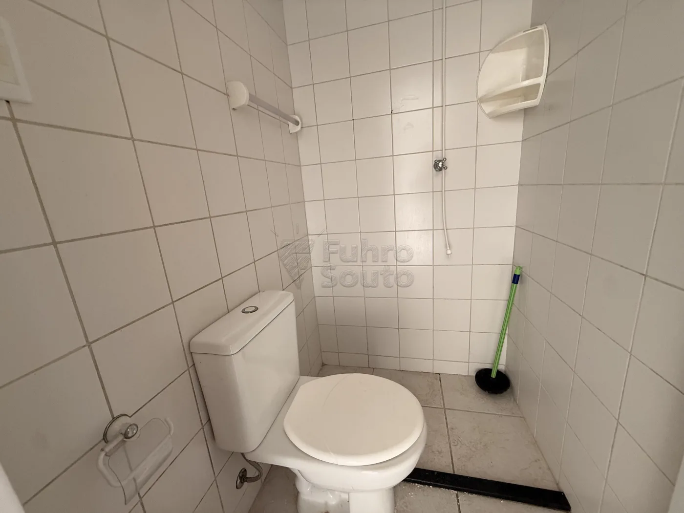 Comprar Apartamento / Padr&atilde;o em Pelotas R$ 650.000,00 - Foto 9