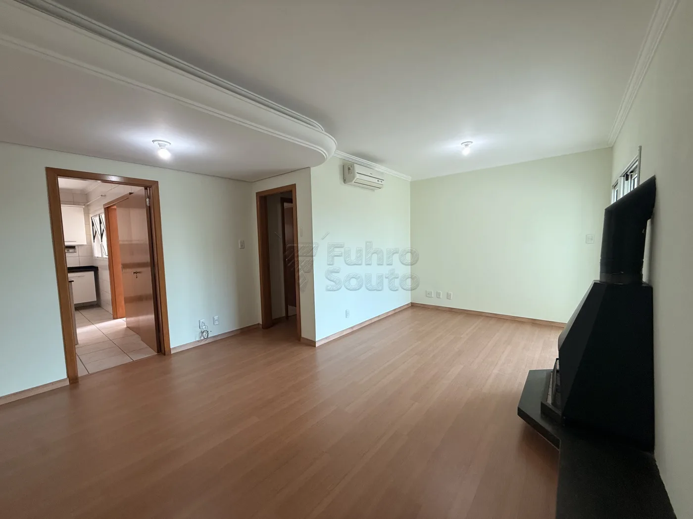 Comprar Apartamento / Padr&atilde;o em Pelotas R$ 650.000,00 - Foto 1