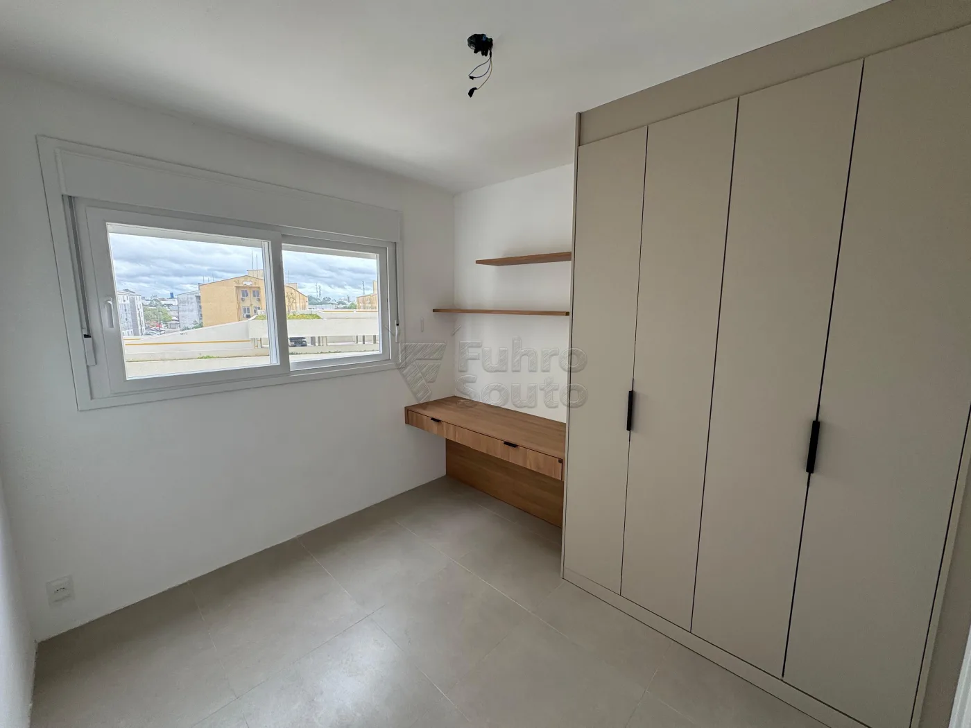 Comprar Apartamento / Padr&atilde;o em Pelotas R$ 548.000,00 - Foto 5