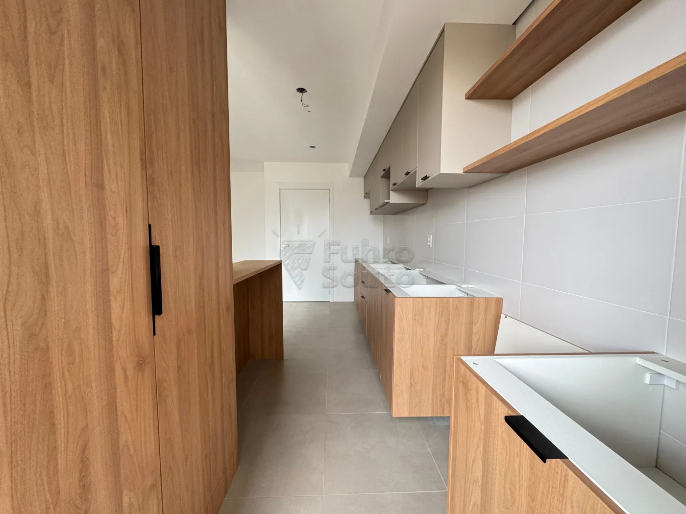 Comprar Apartamento / Padr&atilde;o em Pelotas R$ 548.000,00 - Foto 3