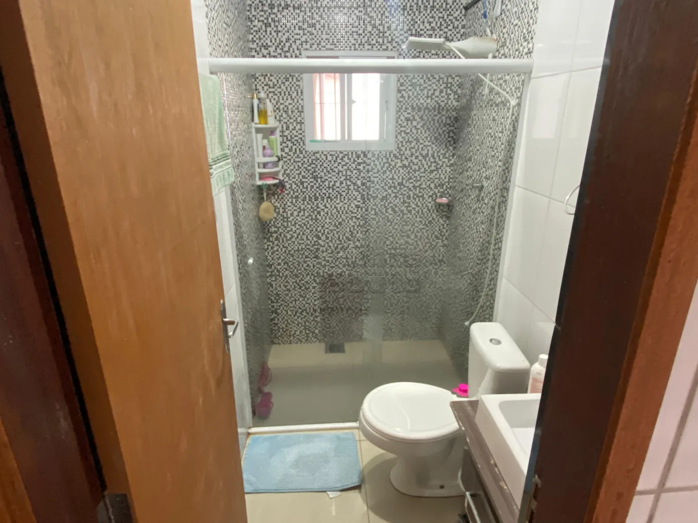 Comprar Casa / Padr&atilde;o em Pelotas R$ 320.000,00 - Foto 6