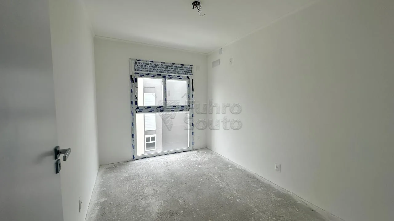 Comprar Apartamento / Padr&atilde;o em Pelotas R$ 490.000,00 - Foto 3