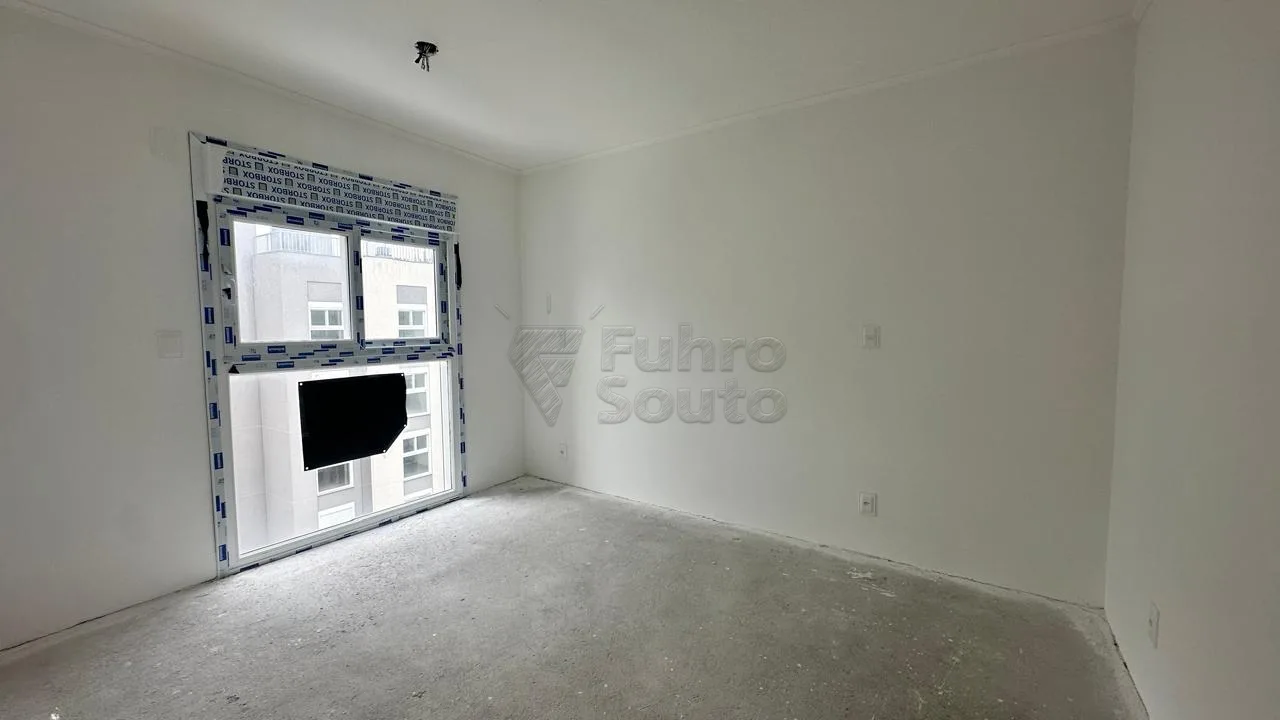 Comprar Apartamento / Padr&atilde;o em Pelotas R$ 490.000,00 - Foto 5