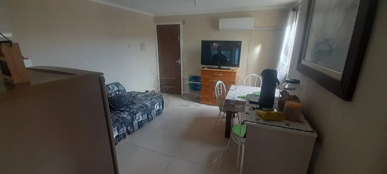 Comprar Apartamento / Padr&atilde;o em Pelotas R$ 109.000,00 - Foto 2
