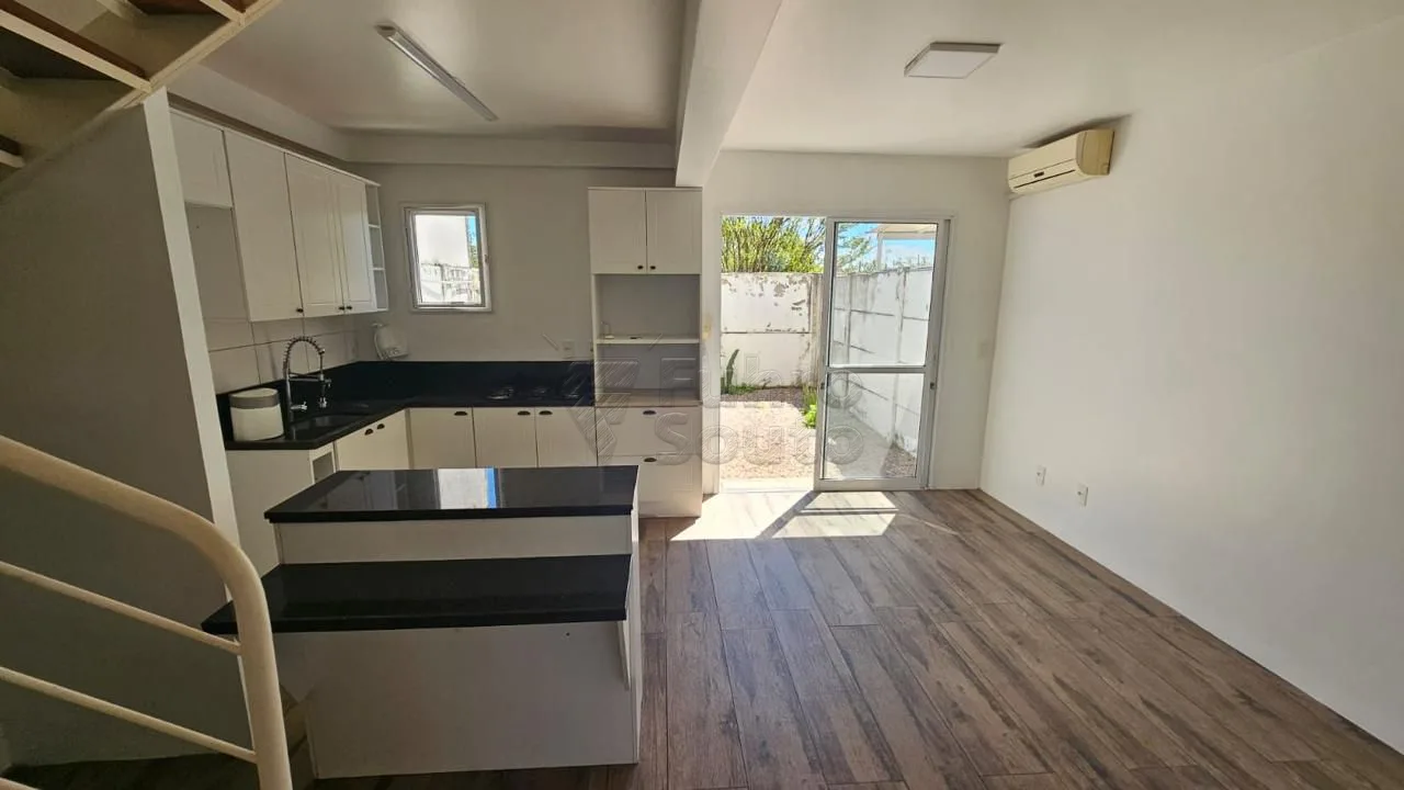 Comprar Casa / Condom&iacute;nio em Pelotas R$ 435.000,00 - Foto 2