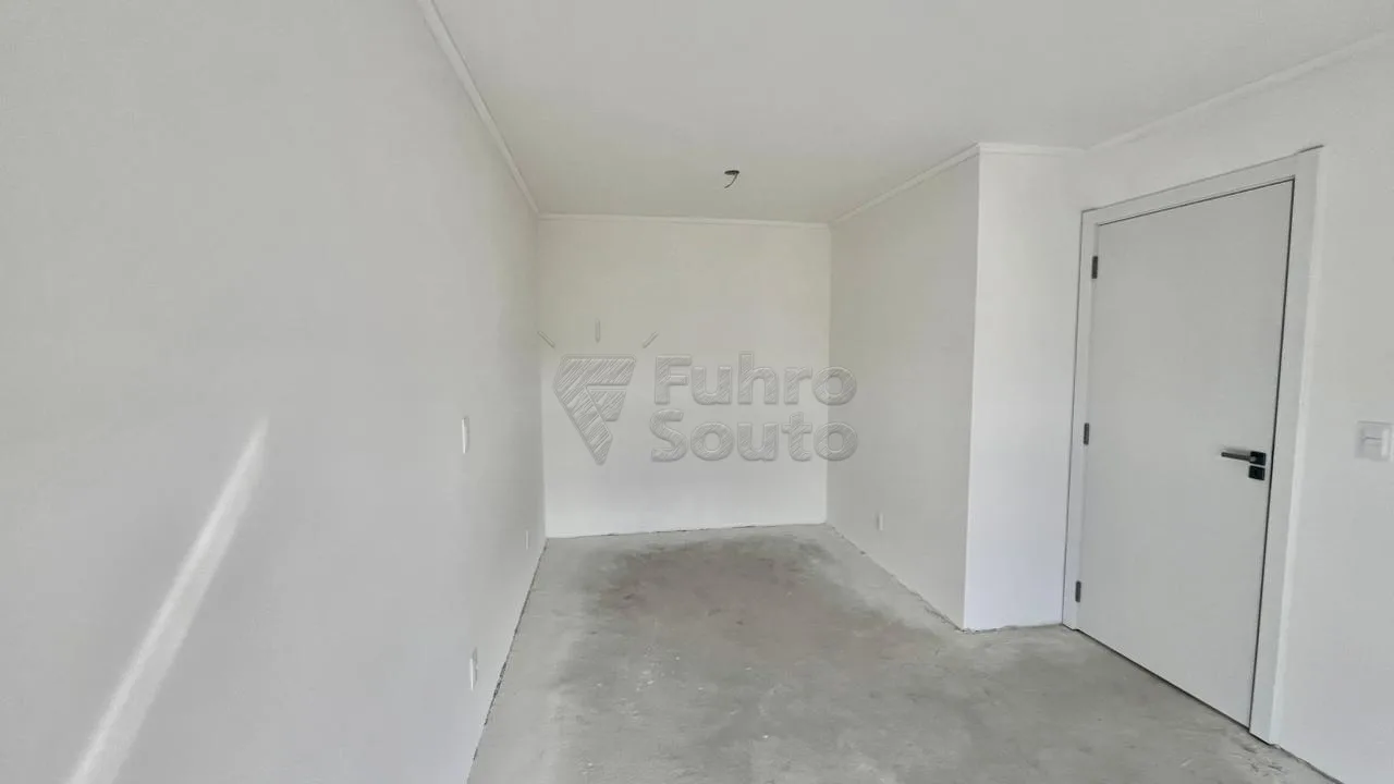 Comprar Apartamento / Padr&atilde;o em Pelotas R$ 480.000,00 - Foto 4